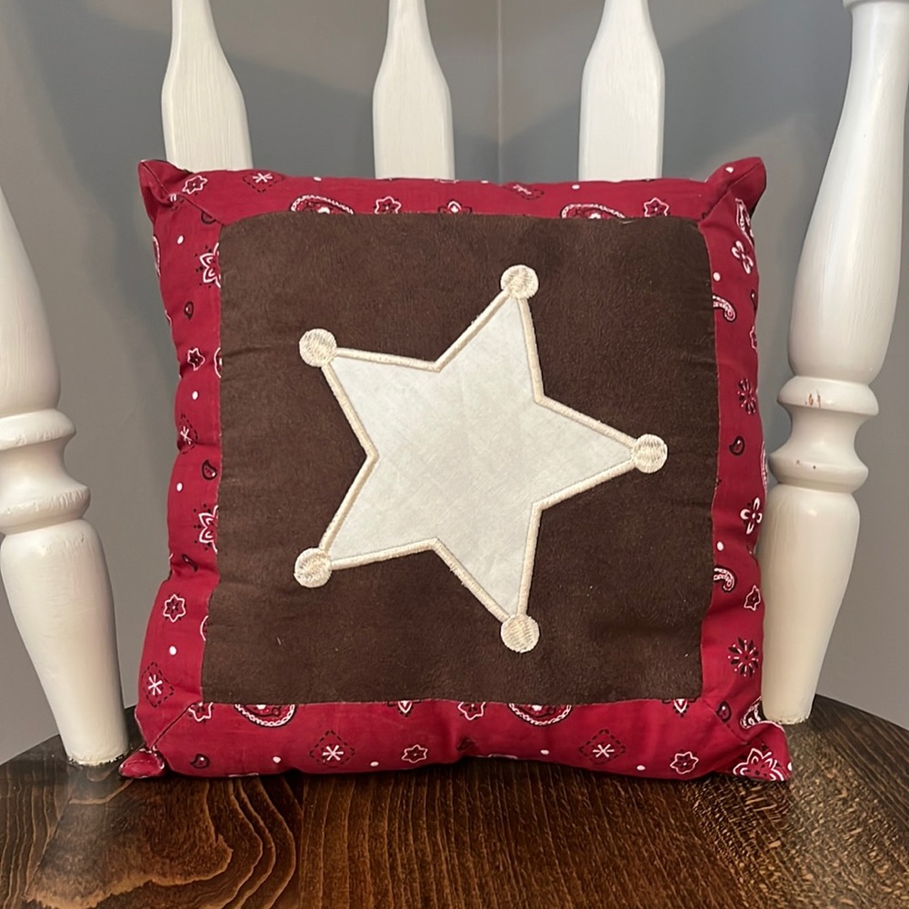 Western style small decorative pillow with Star